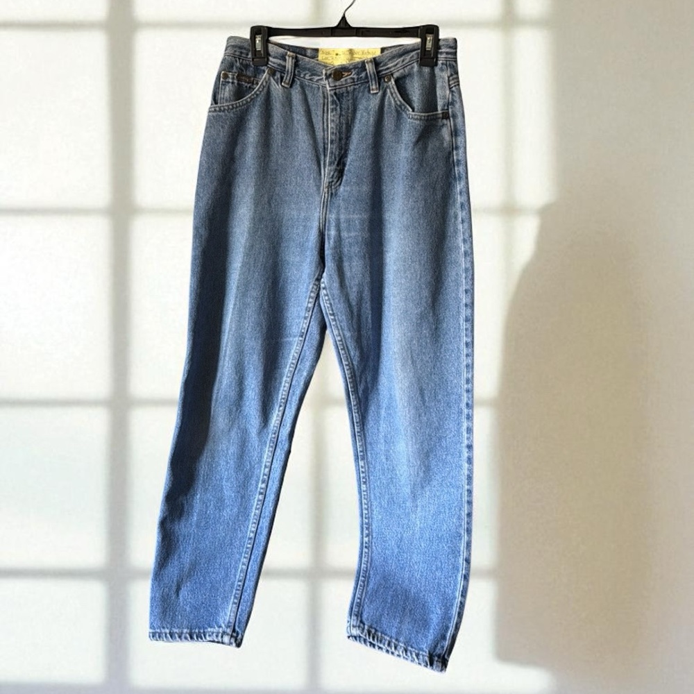 Vintage Riders high waisted straight leg 5 pocket jeans in good shape no damage